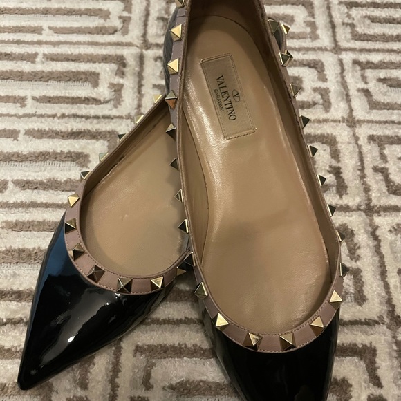 PATENT ROCKSTUD BALLET FLAT - Picture 2 of 4